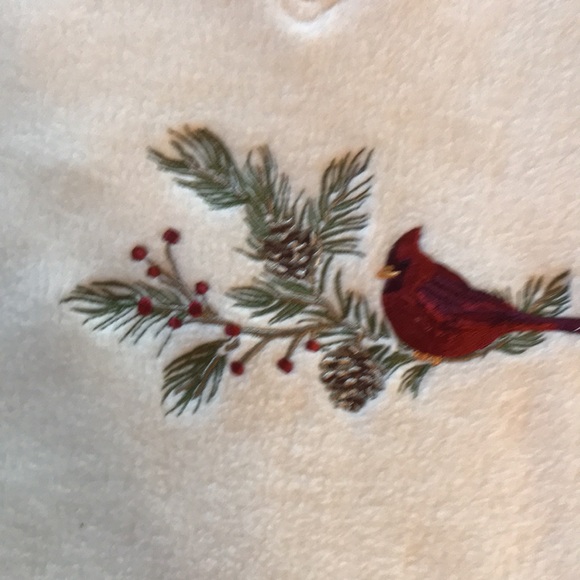 Fleece V Neck Cardinal on a Pine Cone Sprig  Pull Over Top - Picture 3 of 4